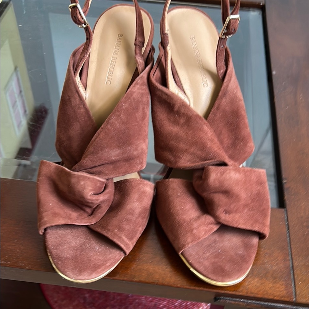 Banana Republic Brown Sandals with Crisscross Straps